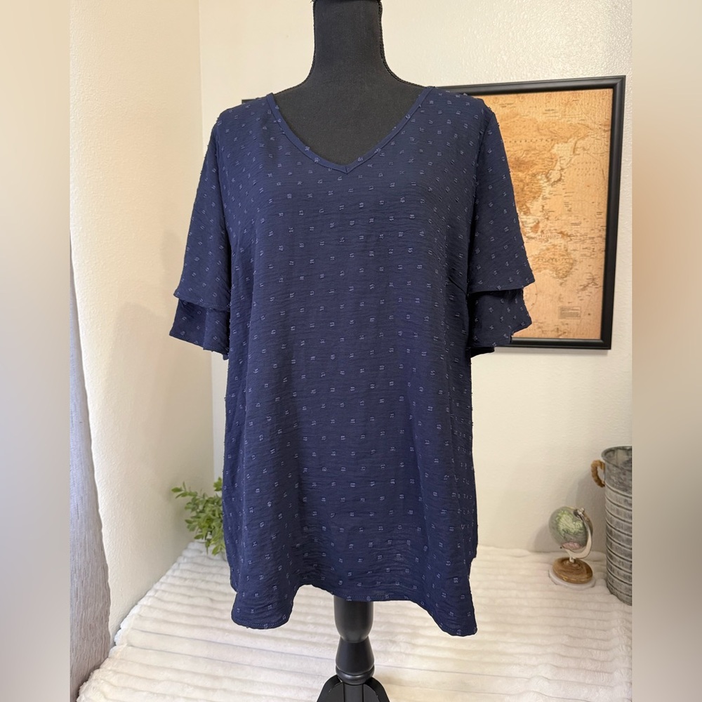 Bloomchic Vneck ruffle sleeve blouse size 14 16